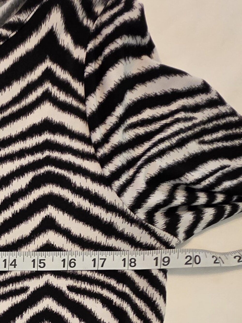 Michael Kors Zebra Print Boatneck Shift Dress - Size Large - Picture 7 of 8